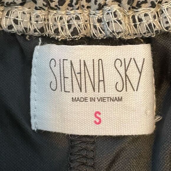 Sienna Sky Tiered Leopard Print Mini Skirt Cream Black Layered Ruffles Pull-On S - Picture 5 of 7